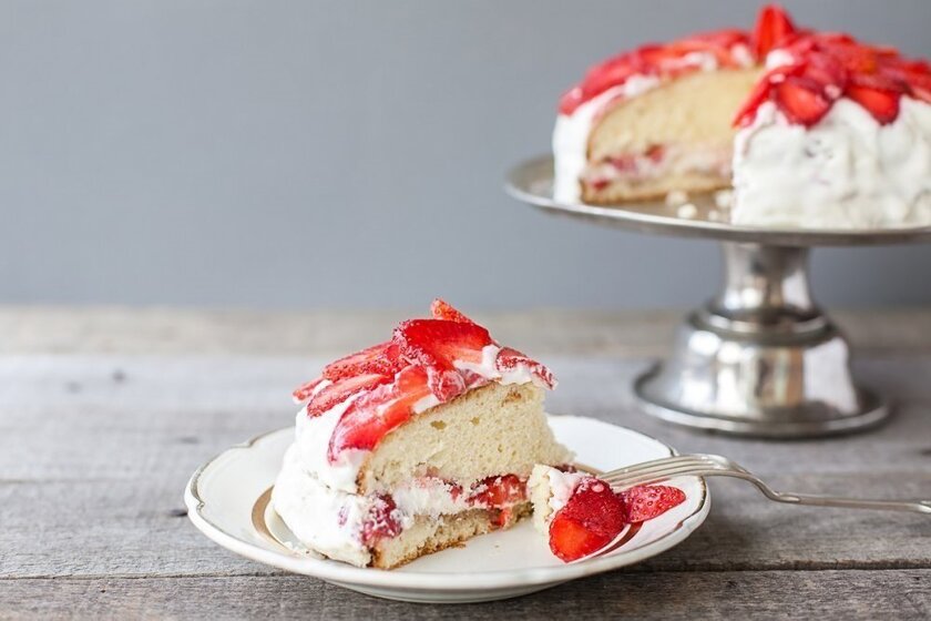 Biscuit de Savoie aux fraises et à la chantilly