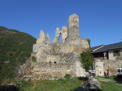 Le château d'Usson, à Rouze