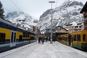 story life trams mountain snow 