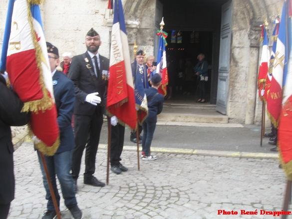 La cérémonie en souvenir de la Libération de Châtillon sur Sein a été suivie par  par René Drappier