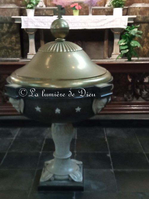 Menin (Belgique), l'église Saint Vaast