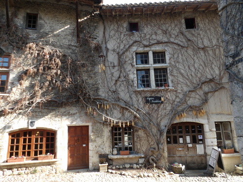 Pérouges cité médiévale