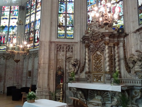 Autour de la cathédrale zaint Rombaut à Malines en Belzique (photos)