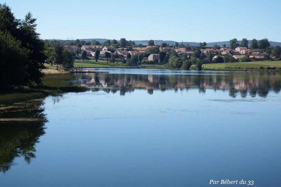 Naussac le lac  dept 48