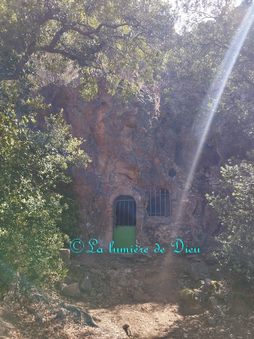 Saint Raphaël, la grotte saint Honorat (Sainte Baume)