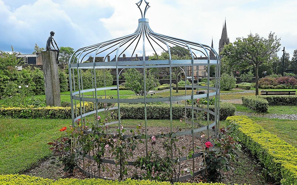 Une joliette installée dans le jardin de l'Évêché, à Saint ...