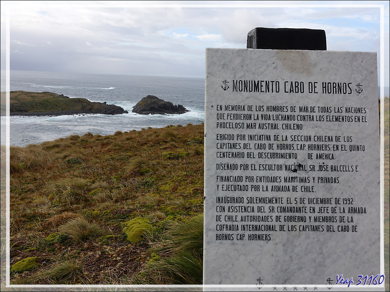 A 7 heures, nous débarquons au point presque le plus au sud du continent américain (le cap lui-même étant à quelques centaines de mètres plus au sud) : l'île du Cap Horn - Chili