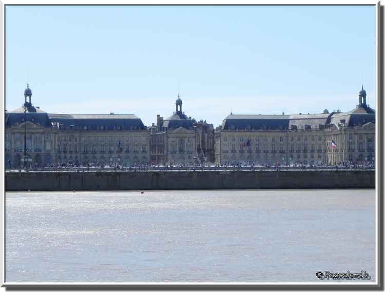 Bordeaux - Les quais vus de la Bastide 
