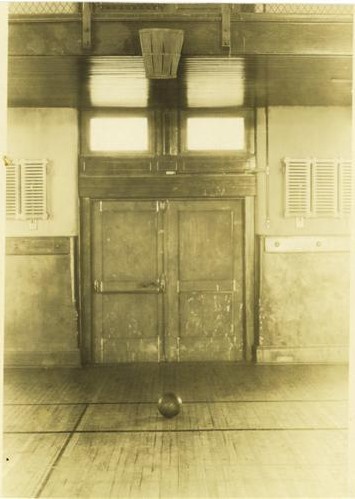 Première salle de basket-ball au Springfield College.jpg