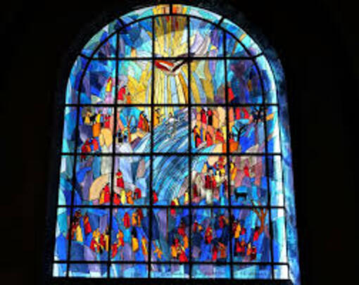 Vincennes : la belle histoire des vitraux de l'église Notre-Dame - Le  Parisien