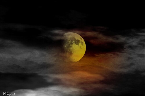 La lune est bien frileuse...