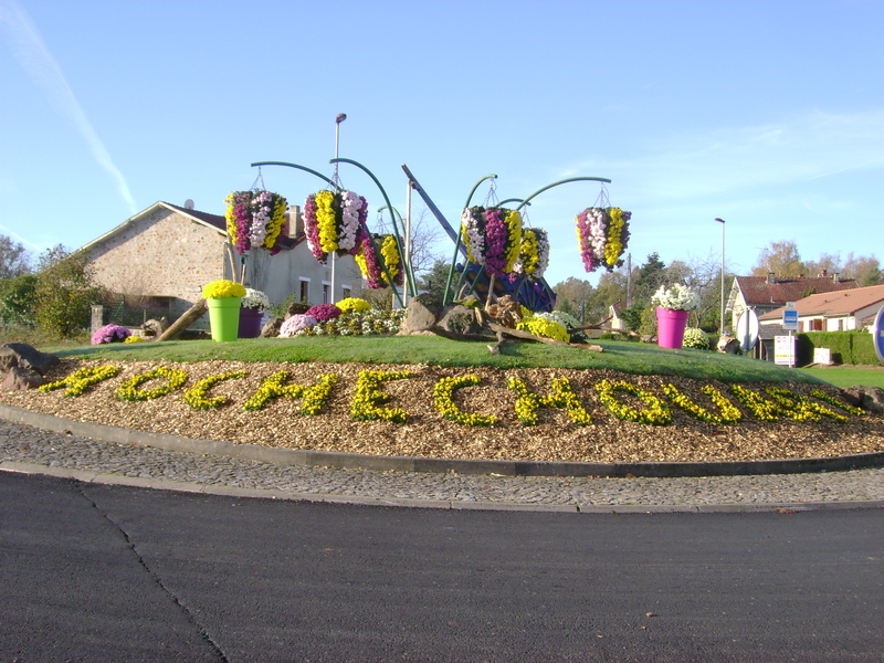 ROND POINT DE ROCHECHOUART . 87600