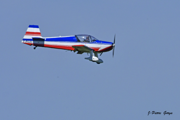 Jean-Pierre Gurga a photographié magnifiquement les avions de voltige au terrain d'Aviation de Châtillon sur Seine