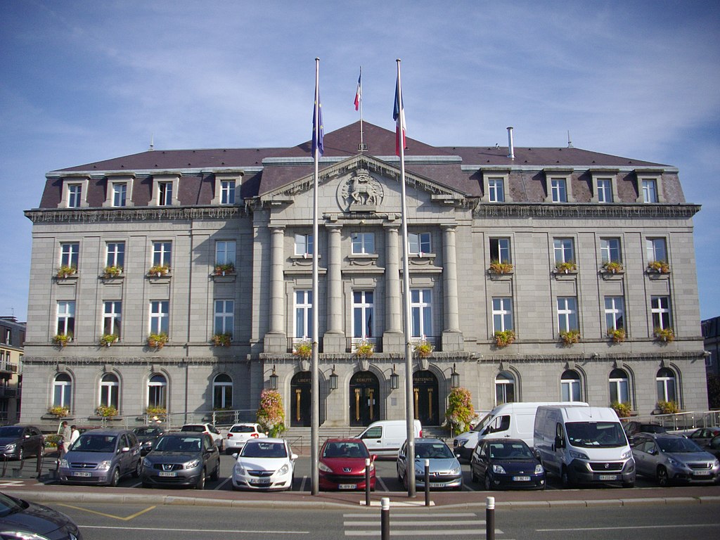 Guéret - hôtel de ville (01).jpg