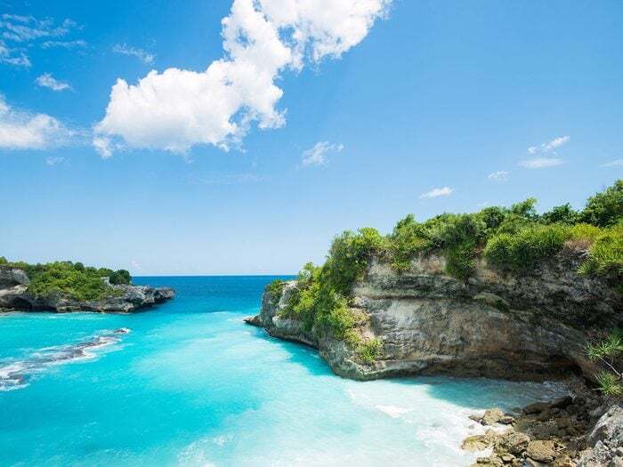 Une magnifique plage située à Bali, en Indonésie