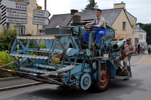 Le défilé de la fête à l'ancienne de Campénéac (56800)