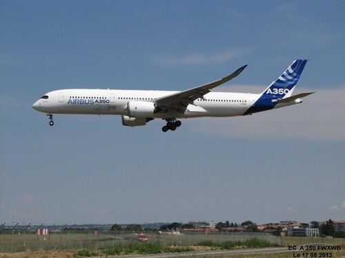 Airbus A 350 WXB (F WXWB) Le 17 08 2013,à Blagnac (31).