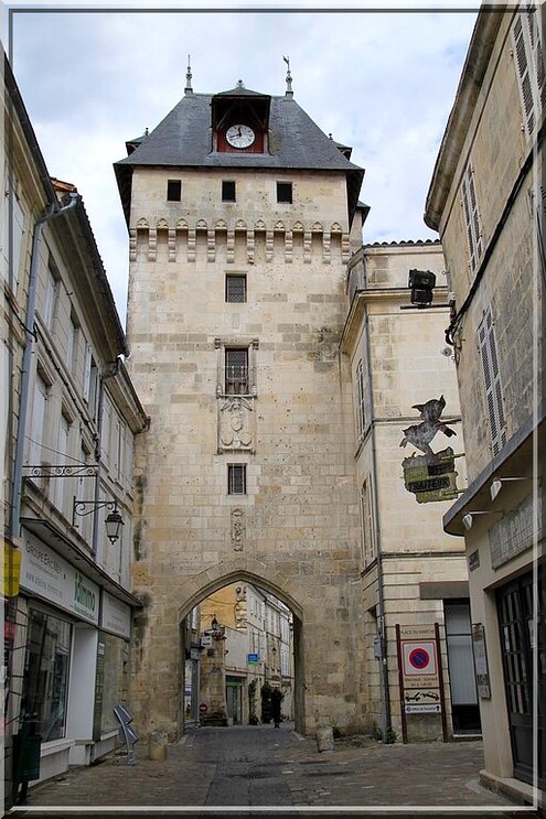 990 - Saint Jean d’Angély en Charente-Maritime (17) !