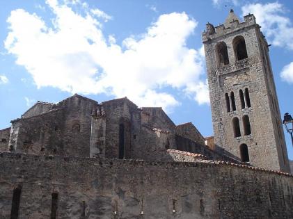 Peut être une image de clocher, le Palais des papes et château