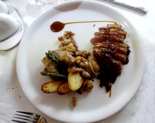 Toujours de délicieux menus au restaurant "Côté Seine" à Montliot...