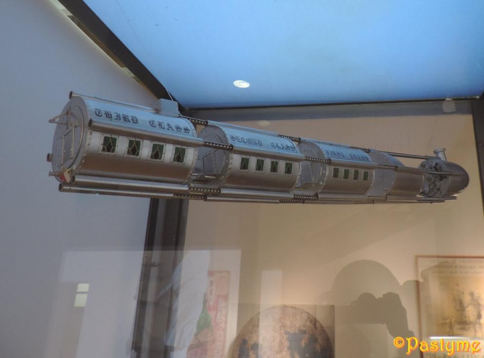 NANTES - MUSEE Jules VERNE