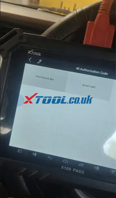 Program Hyundai i20 Smart Key with Xtool X100 Pad2 04