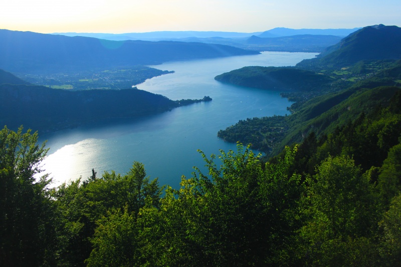 Lac d'annecy sur les hauteurs