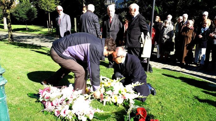6 octobre 2016 - Cimetière du Père-Lachaise  5e anniversaire de l'inauguration   de la stèle de la Ville de Paris   aux victimes de l'OAS