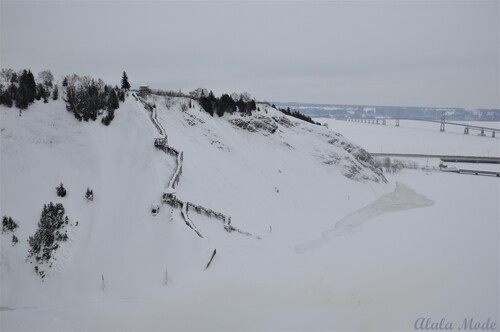 Les chutes Montmorency et l'île d'Orléans