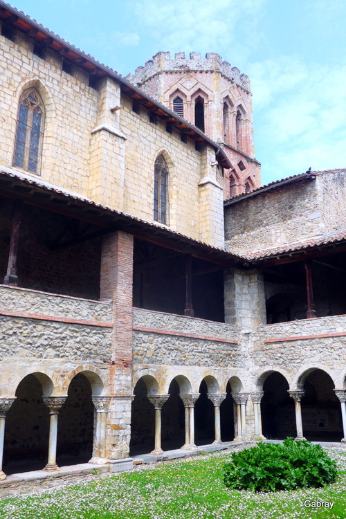 Saint Lizier : le cloître roman