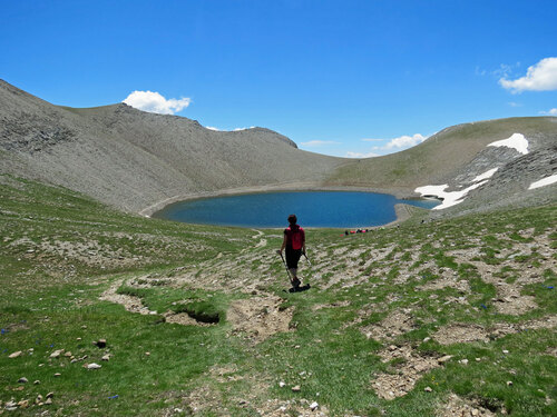 Les Lacs de la Cayolle (2.653 m) depuis le col de la Cayolle (2.326 m)