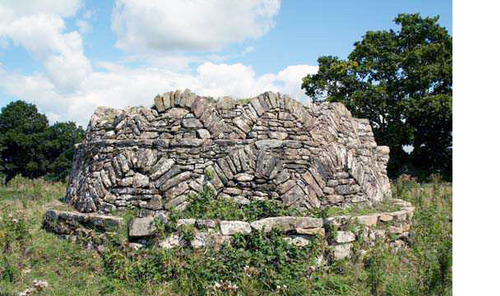 LES REMPARTS DE LA BUTTE SAINT-CLAIR (Manche)