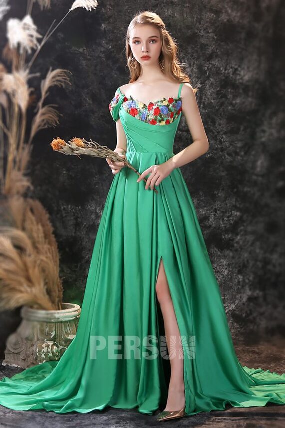 robe de bal longue fendue émeraude brodé de florale colorée