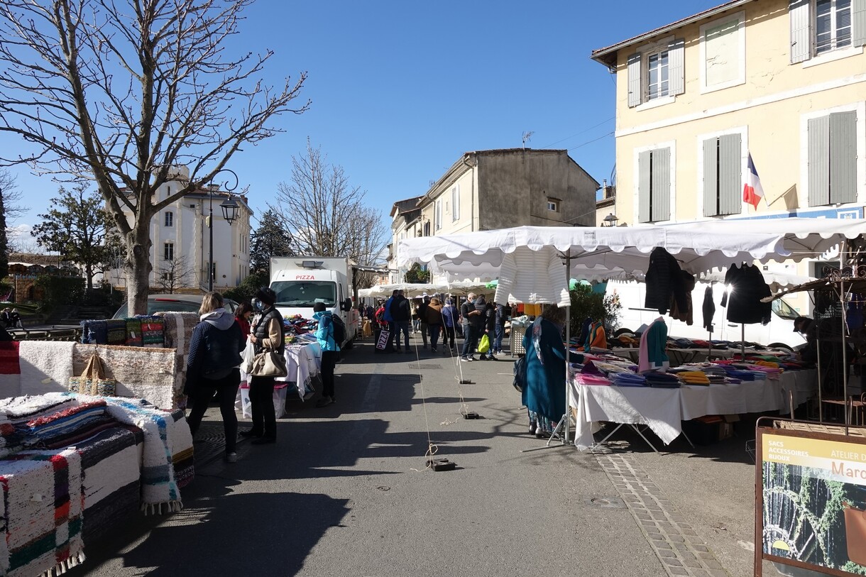 Un marché provençal à L'Isle sur la Sorgue