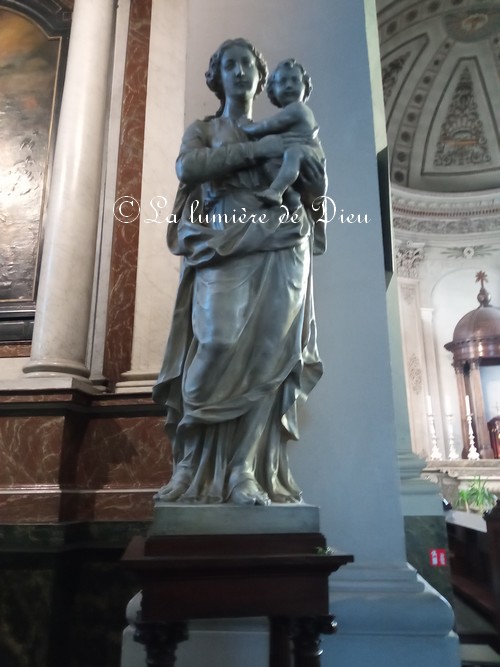 Menin (Belgique), l'église Saint Vaast