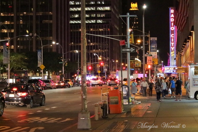 New York : Rues de Manhattan de nuit