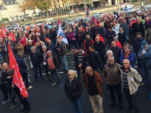 Une intersyndicale des retraités du Finistère a appelé à la mobilisation ce jeudi 28 septembre. L'un des enjeux de cette mobilisation : la défense du pouvoir d’achat.