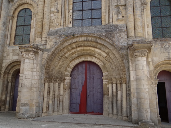 Abbatiale Saint Jouin de Marnes (79)