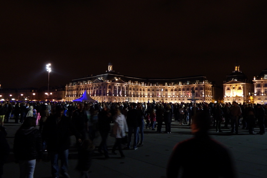 Le soir de la fête du fleuve à Bordeaux