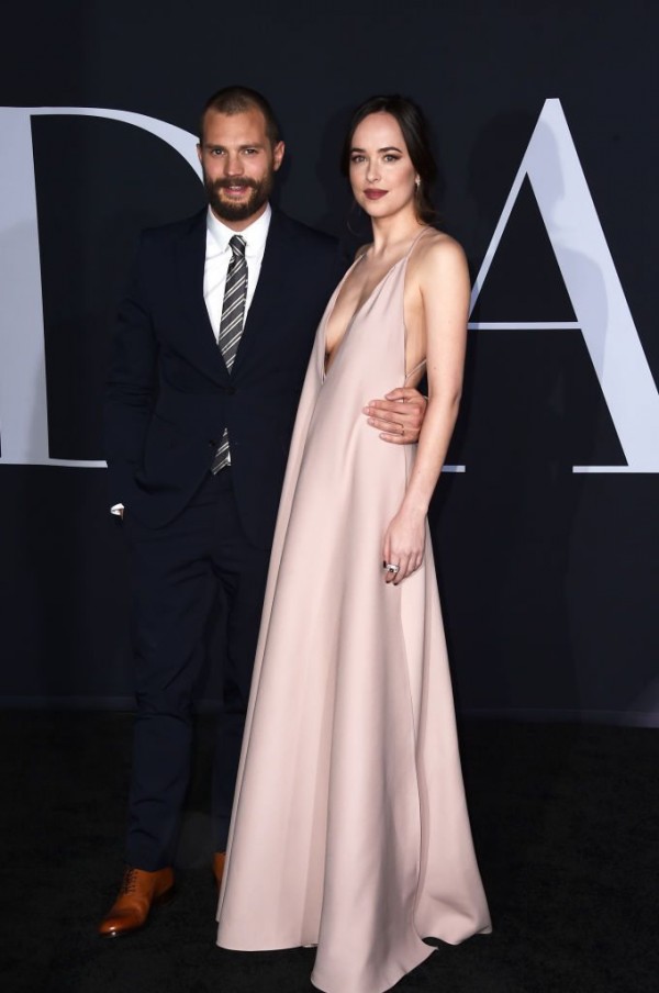 Johnson Shades Darker À Dakota Fifty Première Bellerobe 1cFJ3ulTK