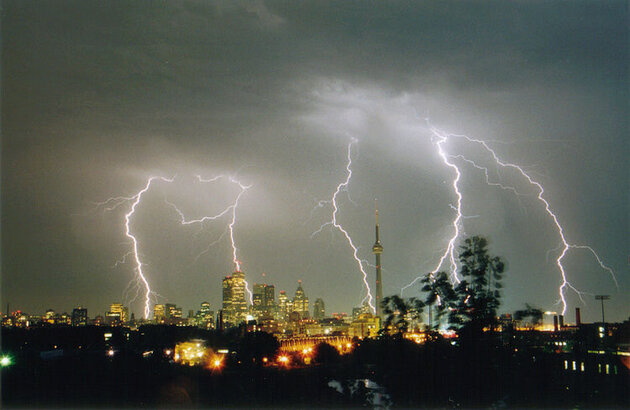 Éclairs sur Toronto