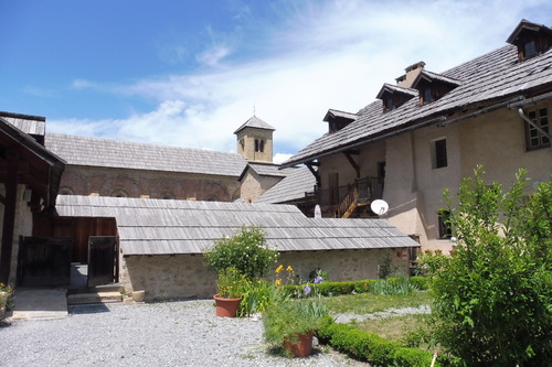 L'abbaye de  Boscodon  (05  Htes Alpes)