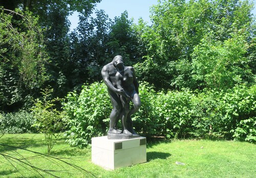 "La Chute " de Gudmar Olovson dans le Jardin de l'Amour