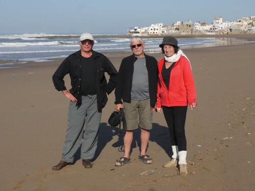 Avec mari José et Georges sur la plage de Tifnit