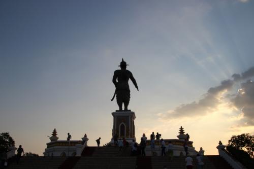 La statue du roi Anouvong à Vientiane