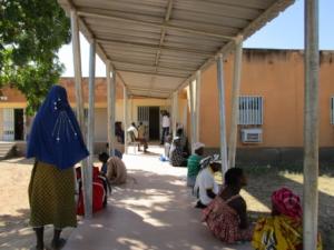 Soins dentaires au Centre Médical - Antenne chirurgicale de Sapouy (novembre 2015)
