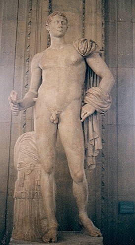Auguste en costume Héroï que (Louvre)