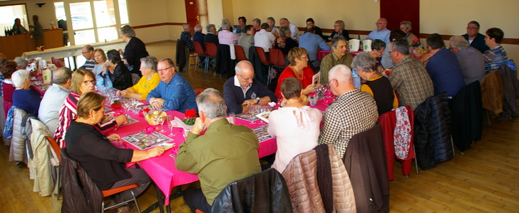 LES AINES AUTOUR DE LA TABLE