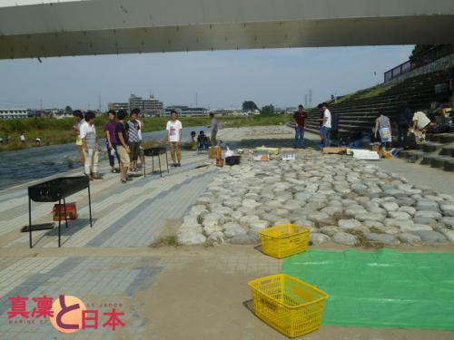 Le barbec' ! Ca se voit pas mais on était très nombreux !