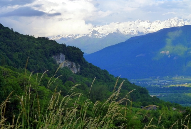 -Après la montagne.